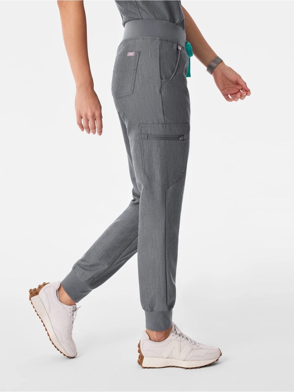 FIGS Women’s Graphite Set